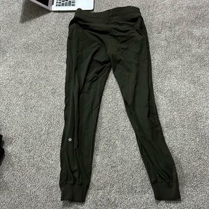 Lululemon dance joggers size 6